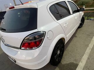 2008 Opel Astra H Рестайлинг, белый, 650000 рублей, вид 5