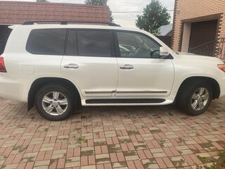 2013 Toyota Land Cruiser 200 Series Рестайлинг 1, белый, 3200000 рублей, вид 3