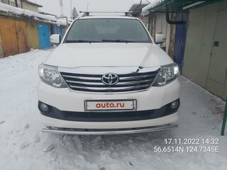 2014 Toyota Fortuner I, белый, 3333000 рублей, вид 3