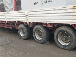2015 УралСпецТранс Полуприцеп-тяжеловоз, красный, 3400000 рублей, вид 1