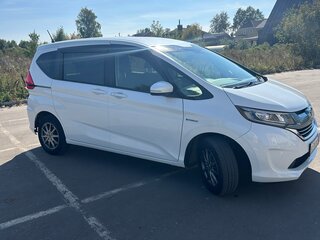 2017 Honda Freed II, белый, 1350000 рублей, вид 4