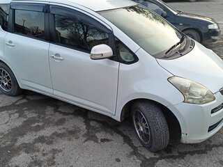 2009 Toyota Ractis I, белый, 750000 рублей, вид 3