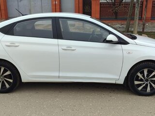 2018 Hyundai Solaris II, белый, 1150000 рублей, вид 3