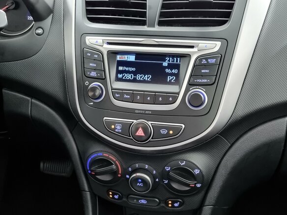 2014 Hyundai Solaris I Рестайлинг, белый, 1130000 рублей - вид 16