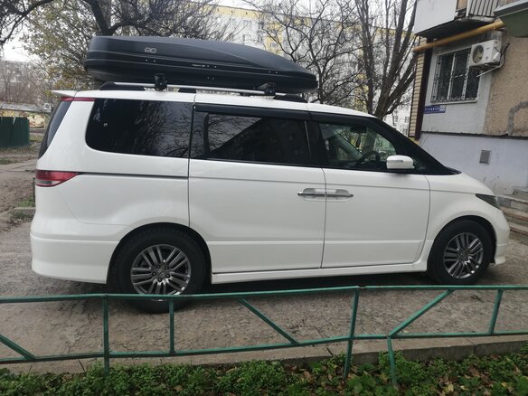 2004 Honda Elysion I, белый, 1850000 рублей