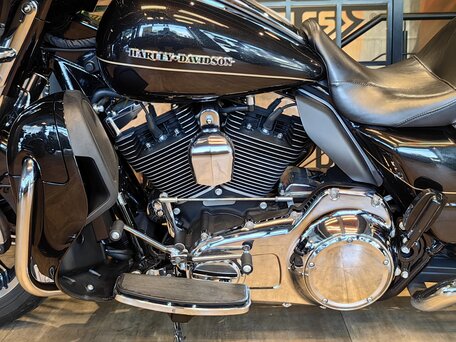 2016 Harley-Davidson Ultra Limited, чёрный, 1850000 рублей, вид 4