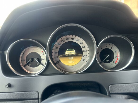 2011 Mercedes-Benz C-Класс 200 III (W204) Рестайлинг, чёрный, 1440000 рублей - вид 6