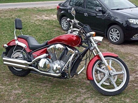 2010 Honda VT 1300CS Sabre, красный, 620000 рублей, вид 1