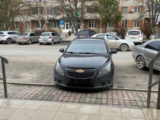 2009 Chevrolet Cruze I, чёрный, 900000 рублей, вид 4