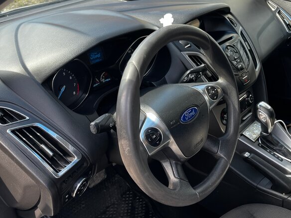 2014 Ford Focus III, серебристый, 700000 рублей - вид 3