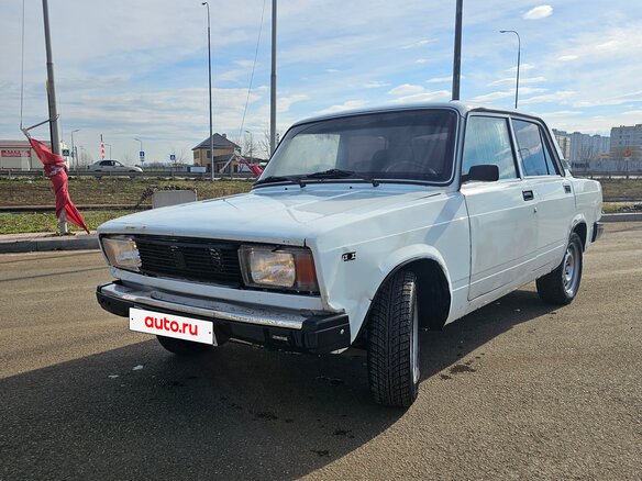 2009 Lada (ВАЗ) 2105, белый, 88000 рублей