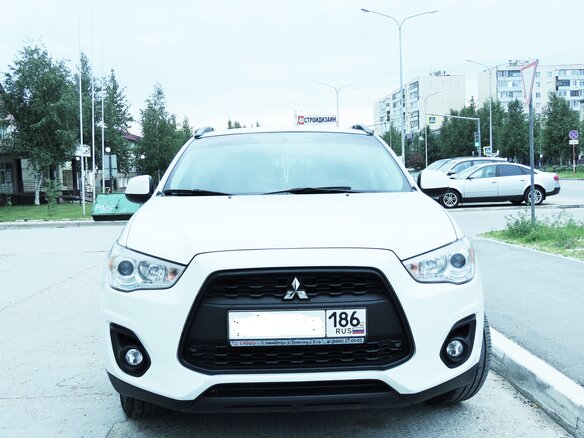 2013 Mitsubishi ASX I Рестайлинг, белый, 1100000 рублей - вид 1