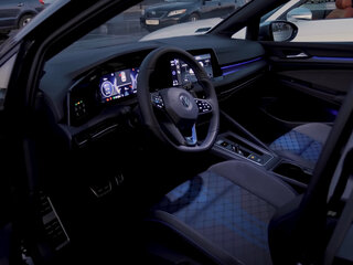 2022 Volkswagen Golf R VIII, чёрный, 4700000 рублей, вид 4
