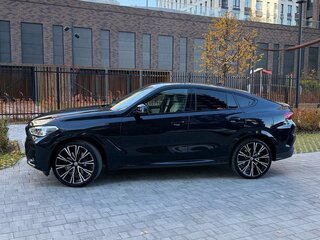 2021 BMW X6 40i III (G06), синий, 7100000 рублей, вид 3