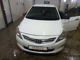 2015 Hyundai Solaris I Рестайлинг, белый, 730000 рублей, вид 1