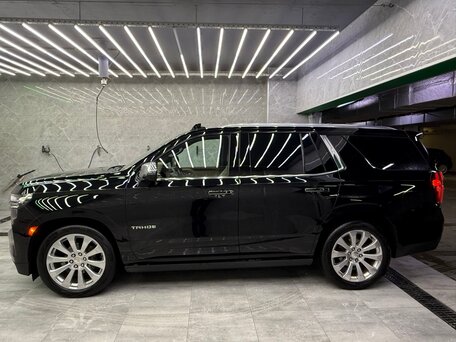 2022 Chevrolet Tahoe V, чёрный, 5500000 рублей, вид 3