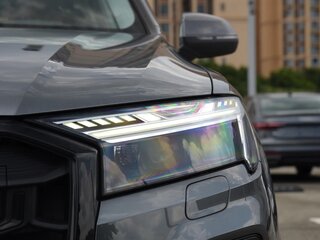 2025 Audi Q7 55 TFSI II (4M) Рестайлинг 2, серый, 13100000 рублей, вид 3