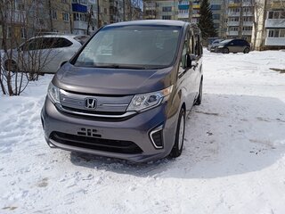 2018 Honda Stepwgn V Рестайлинг, серый, 1825000 рублей, вид 1