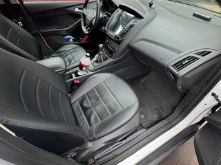 2018 Ford Focus III Рестайлинг, жёлтый, 1300000 рублей, вид 4