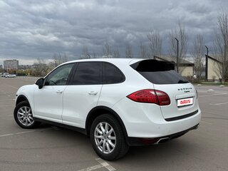 2013 Porsche Cayenne Diesel II (958), белый, 2340000 рублей, вид 4