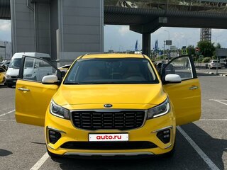 2020 Kia Carnival III, жёлтый, 3750000 рублей, вид 1