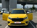 2020 Kia Carnival III, жёлтый, 3750000 рублей