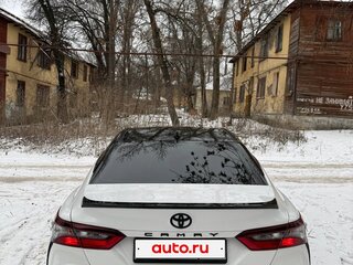 2020 Toyota Camry VIII (XV70) Рестайлинг, белый, 2500000 рублей, вид 2