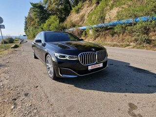 2019 BMW 7 серии 730d xDrive VI (G11/G12) Рестайлинг, чёрный, 5900000 рублей, вид 2