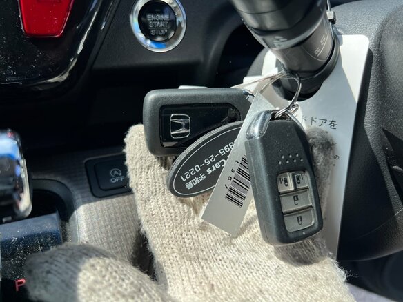 2016 Honda Stepwgn V, серый, 1800000 рублей - вид 37