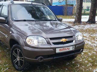 2015 Chevrolet Niva I Рестайлинг, коричневый, 660000 рублей, вид 2