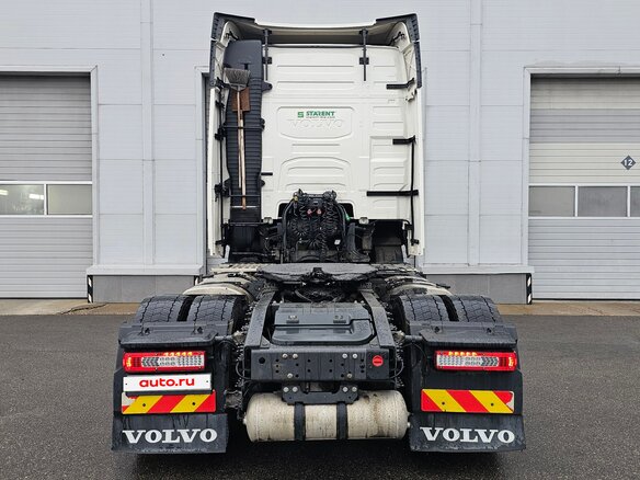 2023 Volvo FH, белый, 12000000 рублей - вид 4