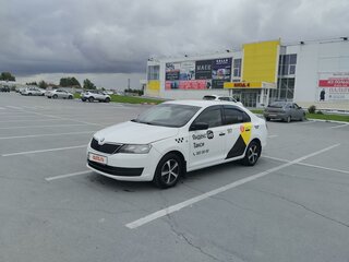 2016 Skoda Rapid I, белый, 690000 рублей, вид 3
