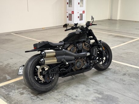 2021 Harley-Davidson Sportster S, чёрный, 1390000 рублей, вид 3
