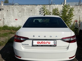 2020 Skoda Superb III Рестайлинг, белый, 2110000 рублей, вид 4
