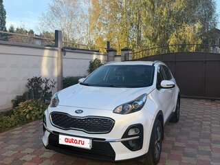 2019 Kia Sportage IV Рестайлинг, белый, 2600000 рублей, вид 3