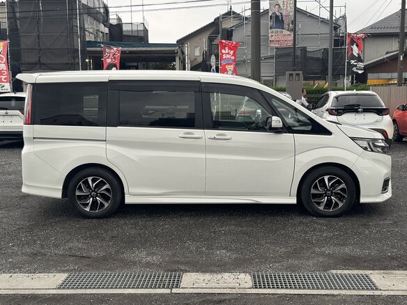 2017 Honda Stepwgn Spada V Рестайлинг, белый, 1700600 рублей - вид 9
