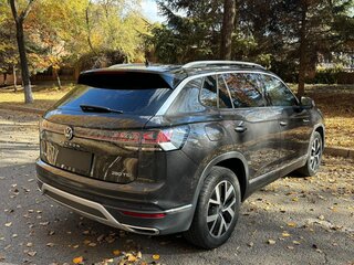 2022 Volkswagen Tayron I Рестайлинг, чёрный, 2390000 рублей, вид 4