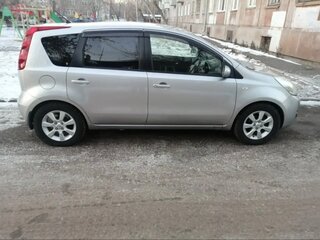 2010 Nissan Note I Рестайлинг, серебристый, 480000 рублей, вид 3