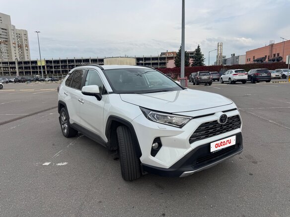 2021 Toyota RAV4 V (XA50), белый - вид 4