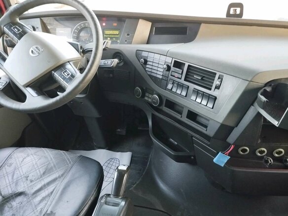 2016 Volvo FH, красный, 5831000 рублей - вид 5