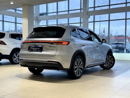 2026 Geely EX5 Гибрид EM-R, серебристый, 3829990 рублей, вид 3