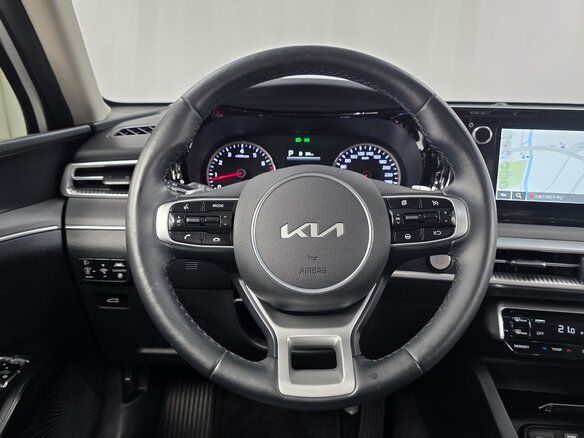2022 Kia K5 III, белый, 1990000 рублей - вид 19