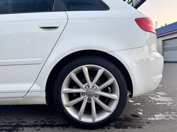 2009 Audi A3 II (8P) Рестайлинг 2, белый, 760000 рублей - вид 9