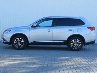2017 Mitsubishi Outlander III Рестайлинг 2, серебристый, 1849000 рублей, вид 5