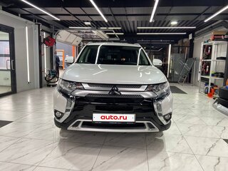2019 Mitsubishi Outlander III Рестайлинг 3, белый, 2200000 рублей, вид 4