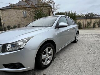 2012 Chevrolet Cruze I, серебристый, 650000 рублей, вид 3