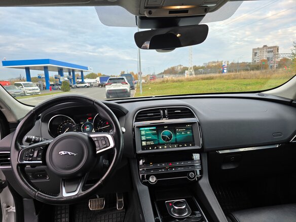 2019 Jaguar F-Pace I, белый, 2990000 рублей - вид 15