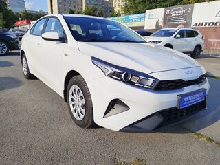 2022 Kia Cerato IV Рестайлинг, белый, 2059000 рублей, вид 2