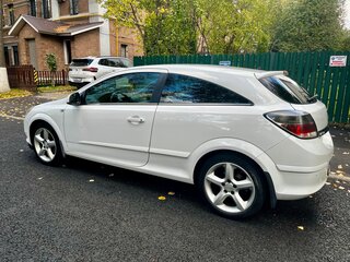 2010 Opel Astra GTC H Рестайлинг, белый, 620000 рублей, вид 3