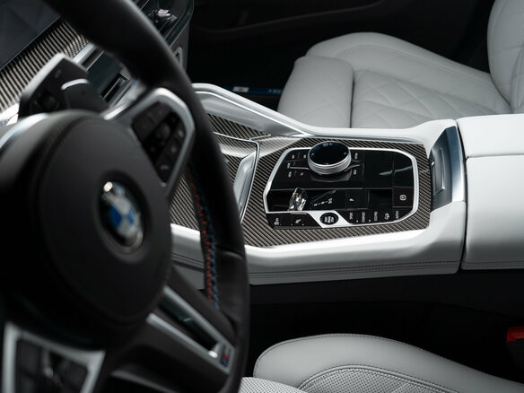 2026 BMW X6 M60i III (G06) Рестайлинг, серебристый, 20990000 рублей - вид 14